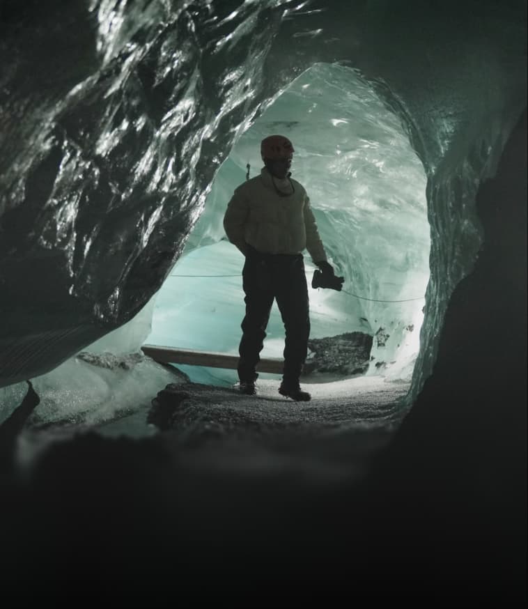 Experiencia en cueva de hielo en Islandia